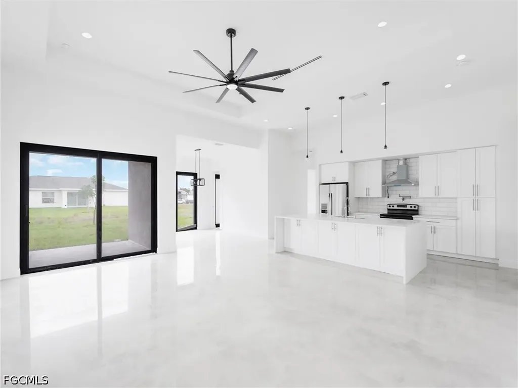 305 Diplomat Parkway E Cape Coral FL 33909
