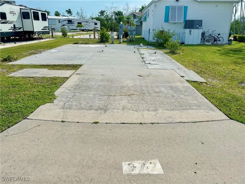 19681 Summerlin 377 Road Fort Myers FL 33908