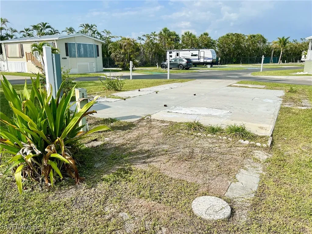 19681 Summerlin 377 Road Fort Myers FL 33908