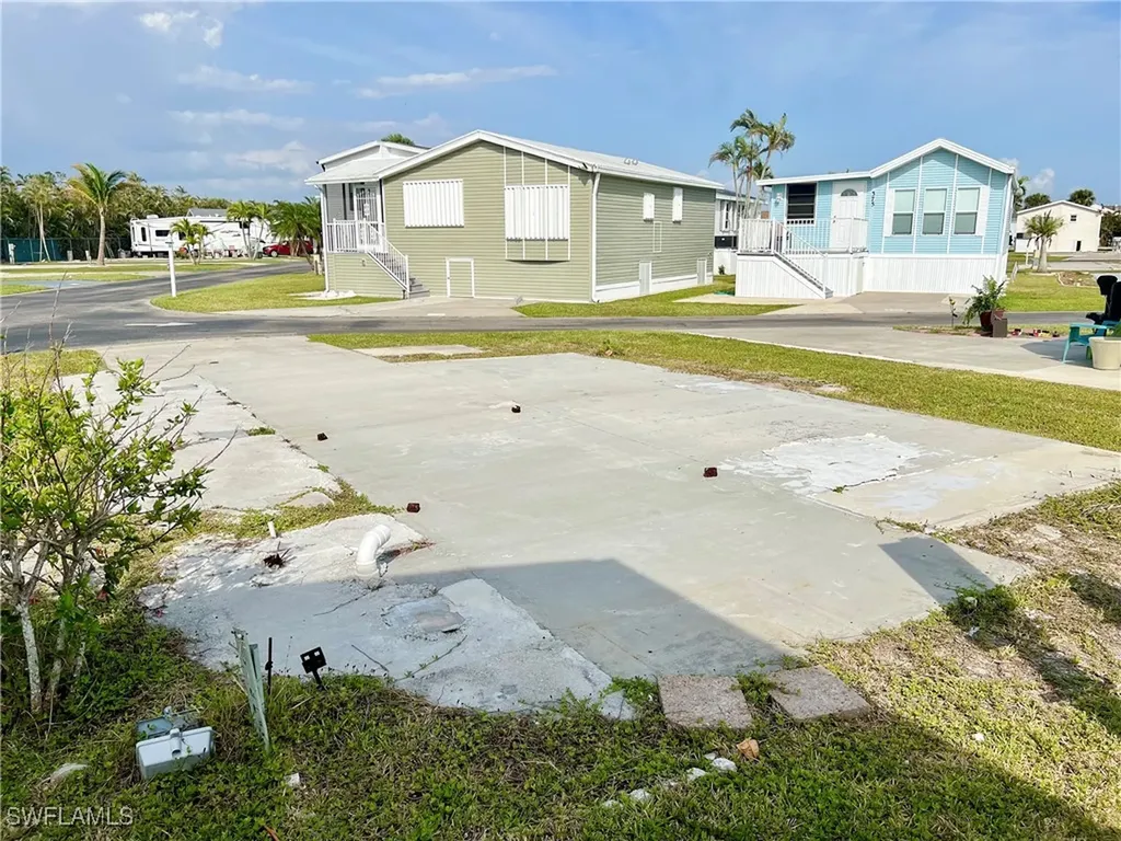 19681 Summerlin 377 Road Fort Myers FL 33908