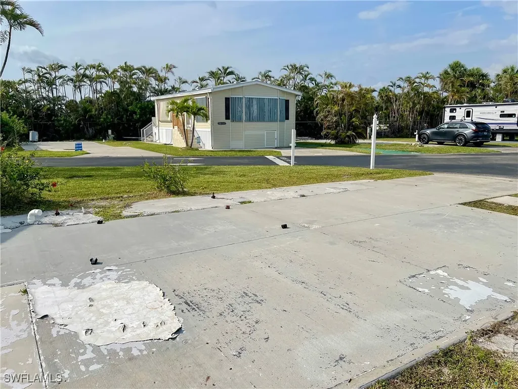 19681 Summerlin 377 Road Fort Myers FL 33908