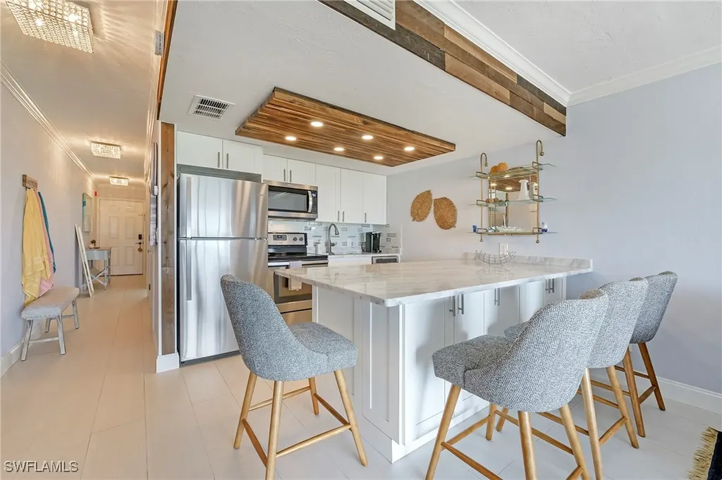 260 Southbay Drive Naples FL 34108