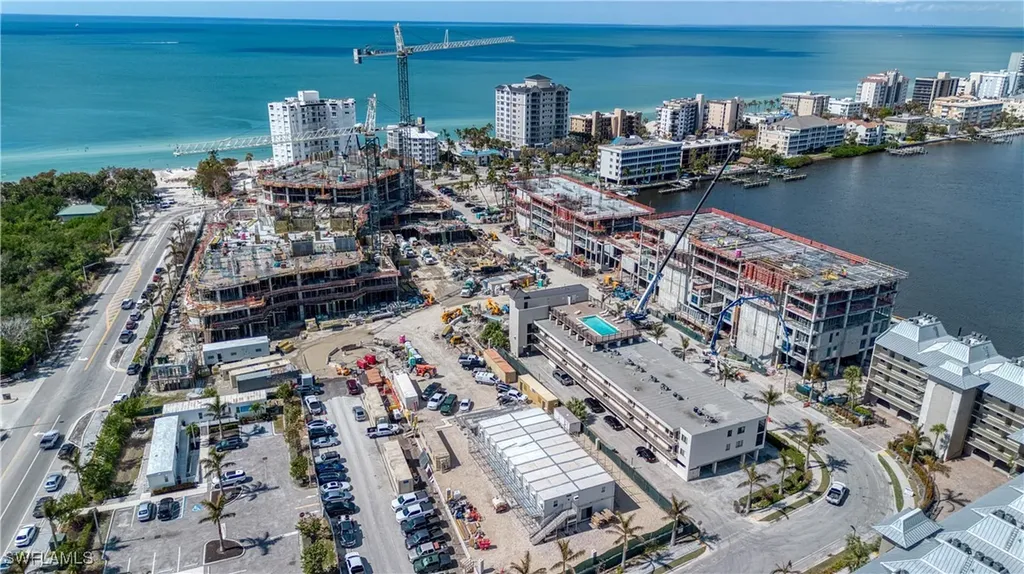 260 Southbay Drive Naples FL 34108