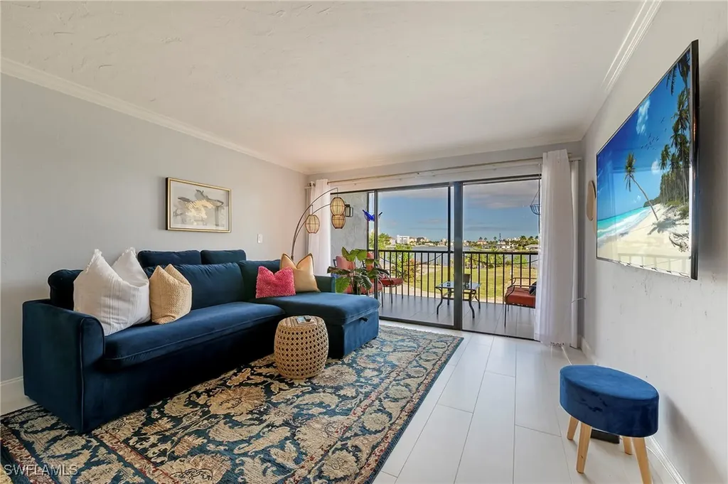 260 Southbay Drive Naples FL 34108