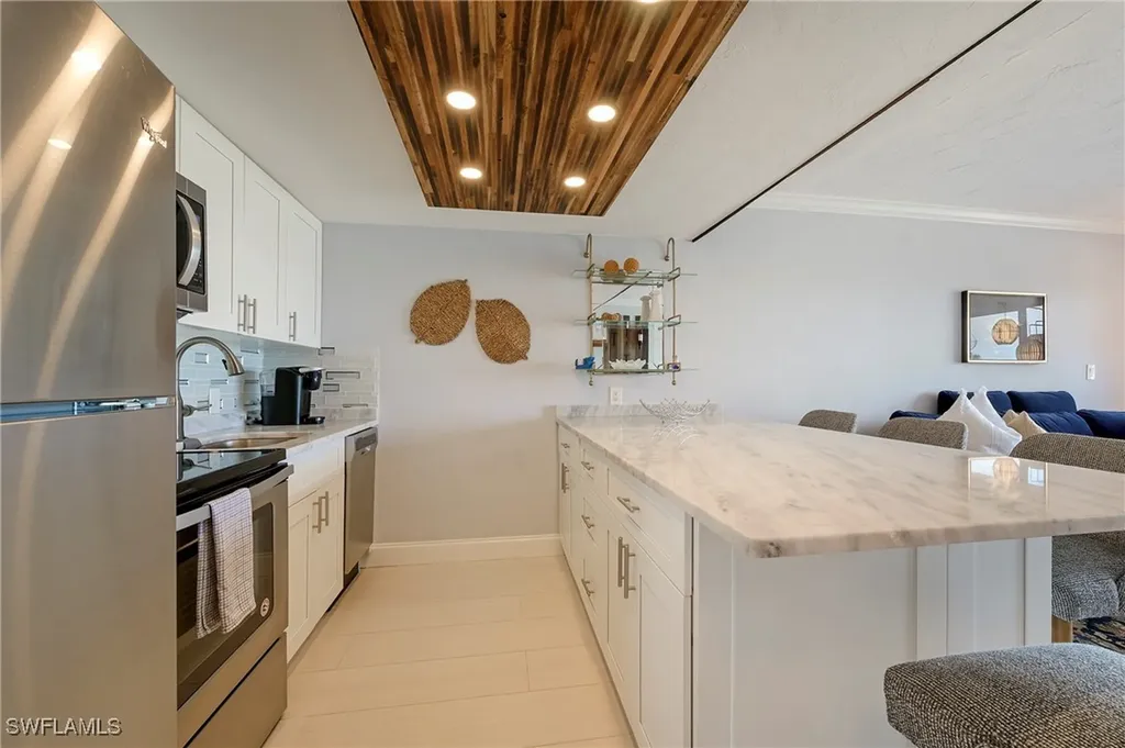 260 Southbay Drive Naples FL 34108