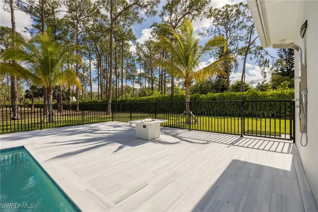6145 Sea Grass Lane Naples FL 34116