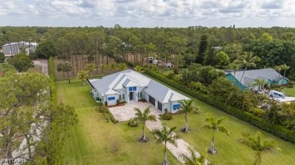 6145 Sea Grass Lane Naples FL 34116
