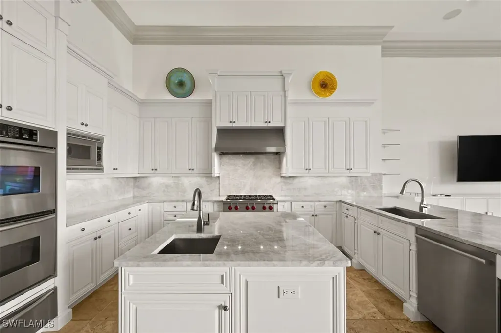 6387 Highcroft Drive Naples FL 34119