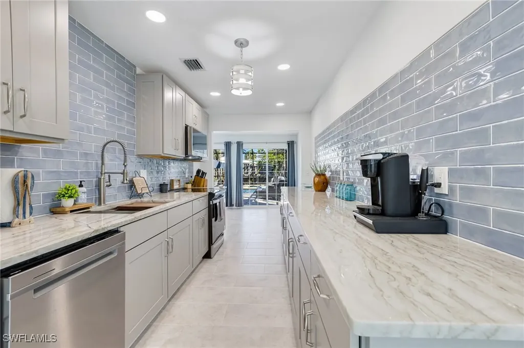 179 Hibiscus Drive Fort Myers Beach FL 33931