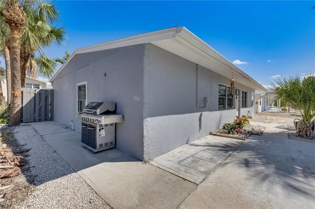 179 Hibiscus Drive Fort Myers Beach FL 33931