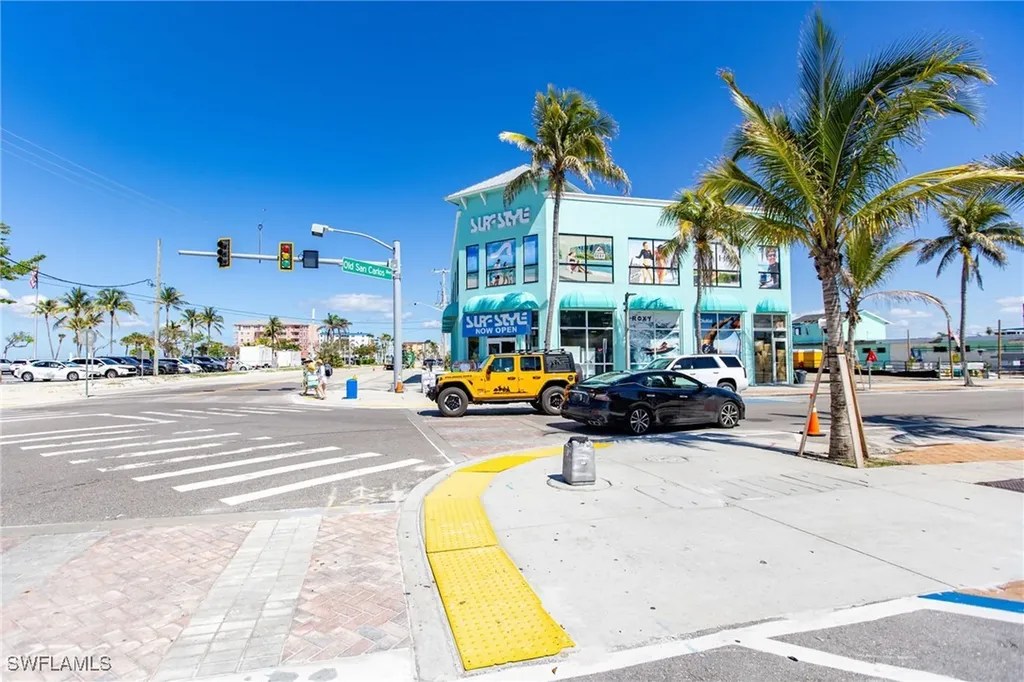 179 Hibiscus Drive Fort Myers Beach FL 33931