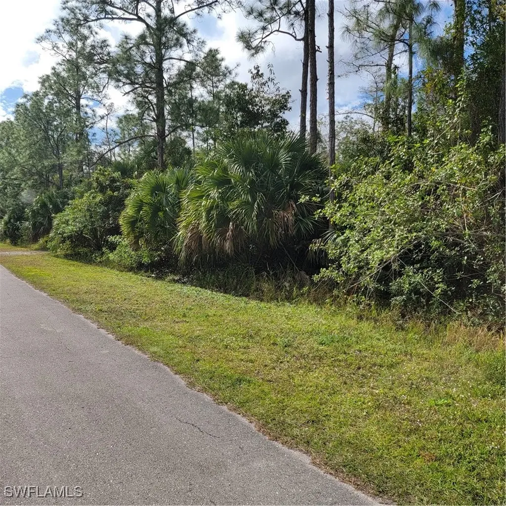 3011 2nd Street NE Naples FL 34120