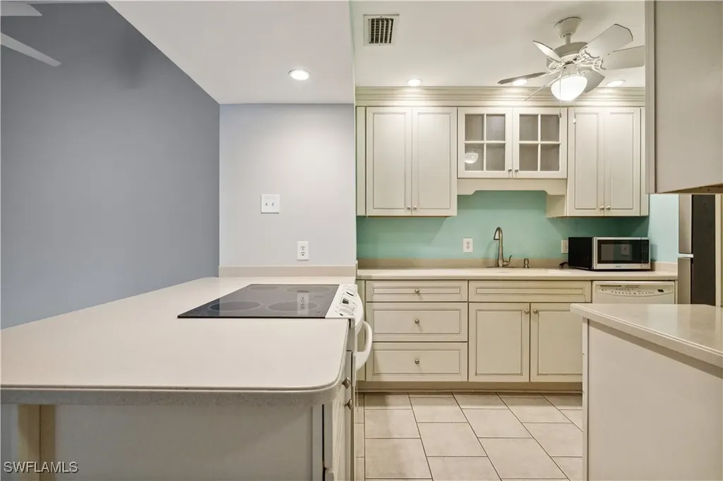 8121 S Woods Circle Fort Myers FL 33919