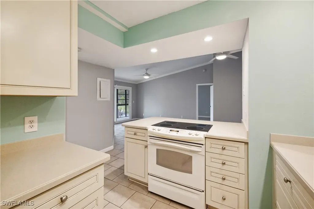 8121 S Woods Circle Fort Myers FL 33919