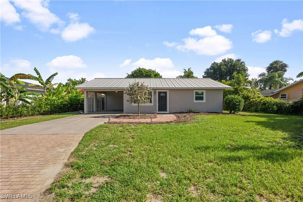 27610 Roslin Drive Bonita Springs FL 34135