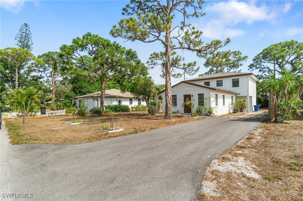 9025 Somerset Lane Bonita Springs FL 34135