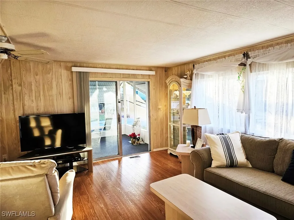 102 Poinsettia Drive Fort Myers FL 33905