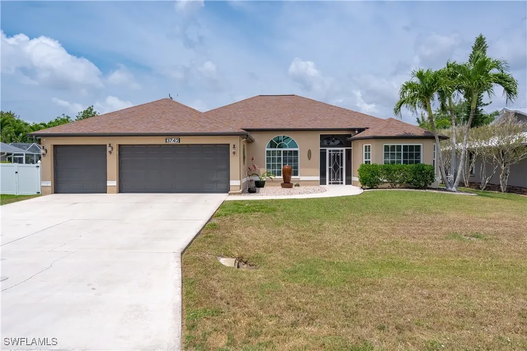3742 SE 3rd Place Cape Coral FL 33904