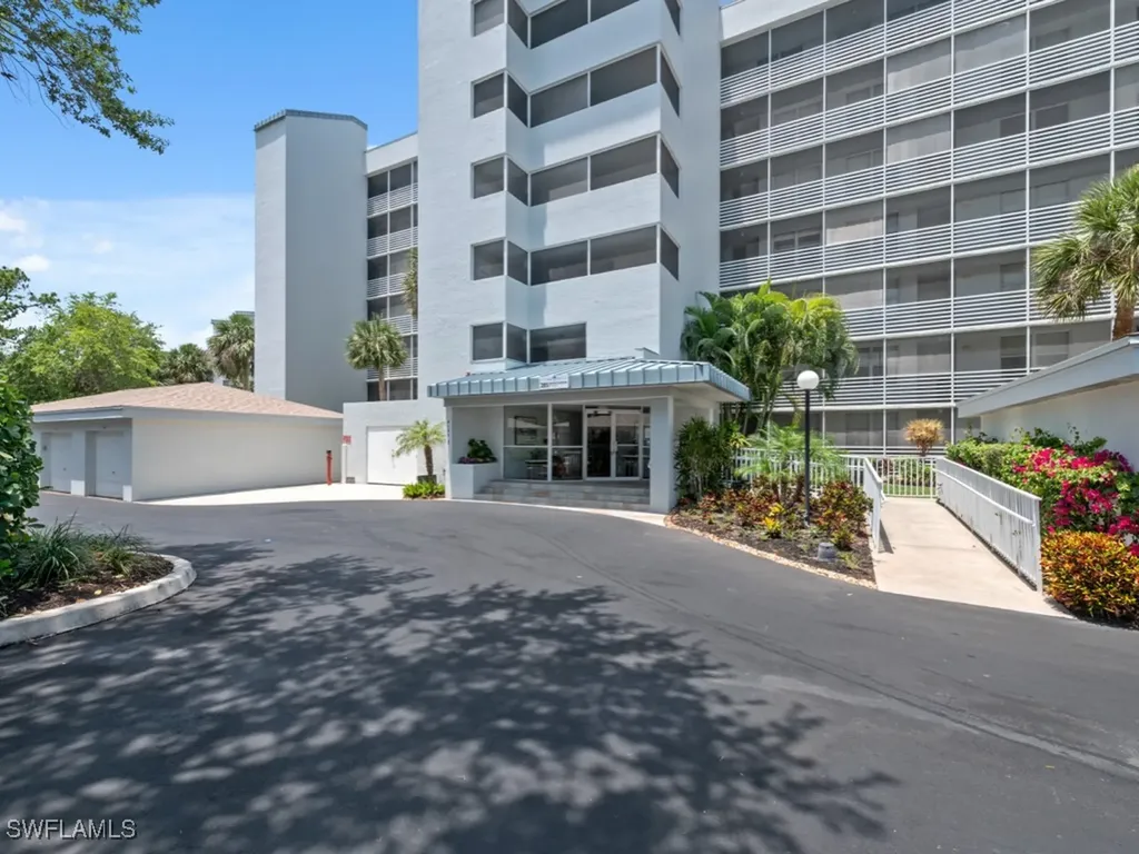 Naples FL, 285 Naples Cove Drive, Unit 1404
