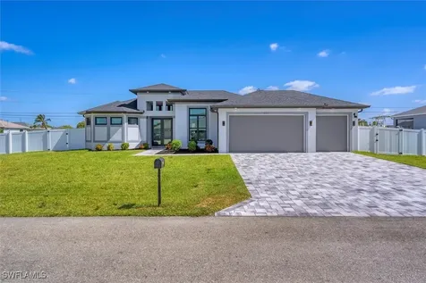 623 SE 1st Terrace Cape Coral FL 33990