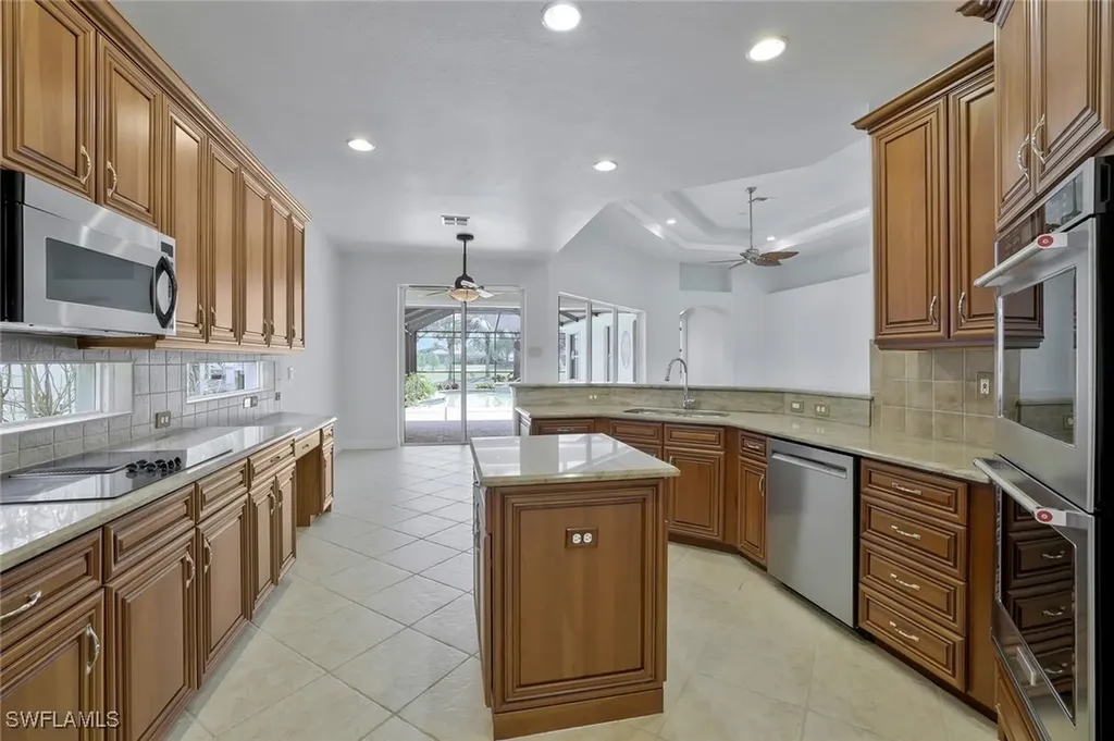 4923 Cerromar Drive Naples FL 34112