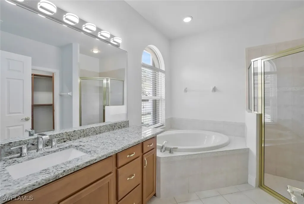4923 Cerromar Drive Naples FL 34112