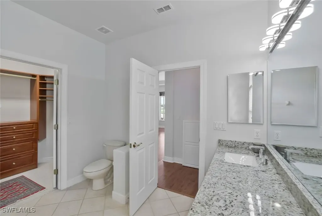 4923 Cerromar Drive Naples FL 34112