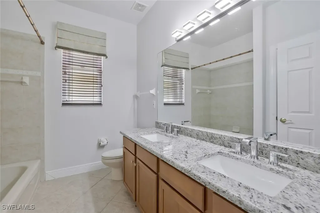 4923 Cerromar Drive Naples FL 34112