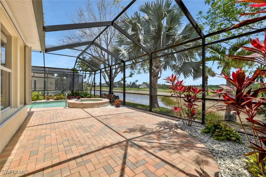 4923 Cerromar Drive Naples FL 34112