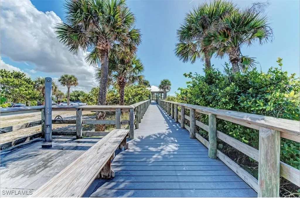 11128 Carnegie Avenue Englewood FL 34224