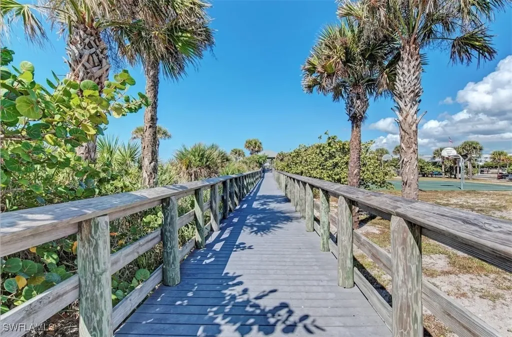 4254, 4260 & 4266 N Access Road Englewood FL 34224