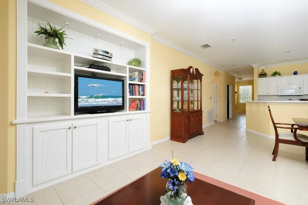 4873 Hampshire Court Naples FL 34112