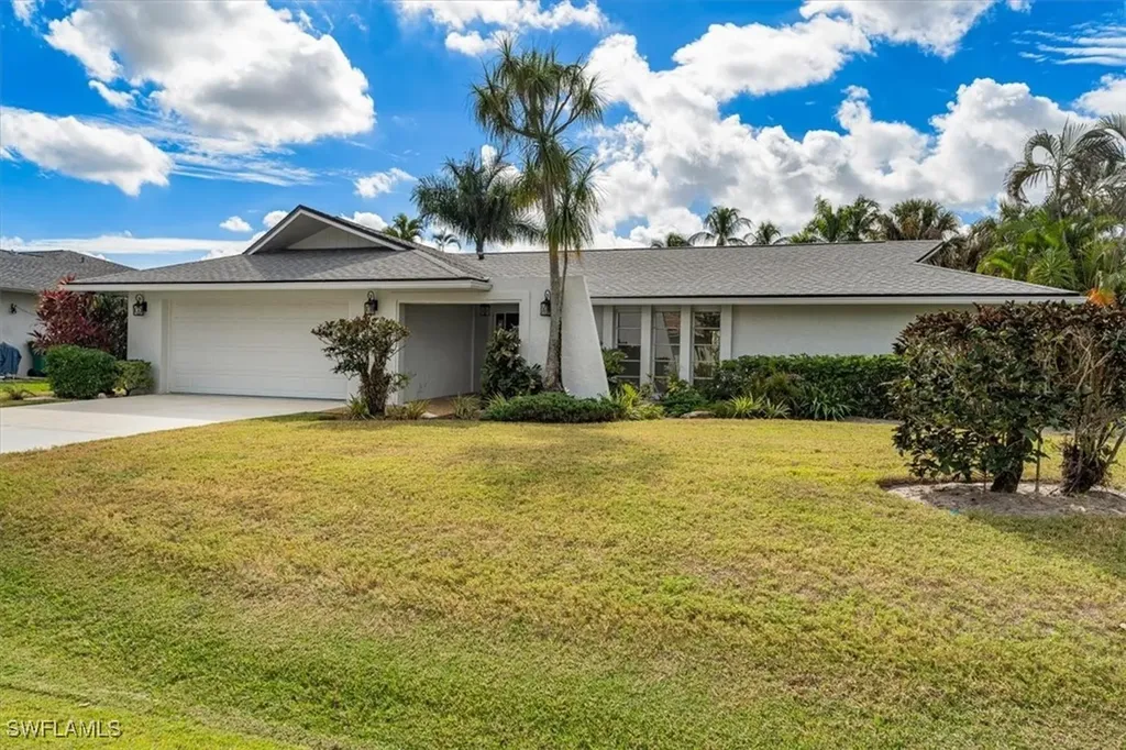 2232 Longboat Drive Naples FL 34104