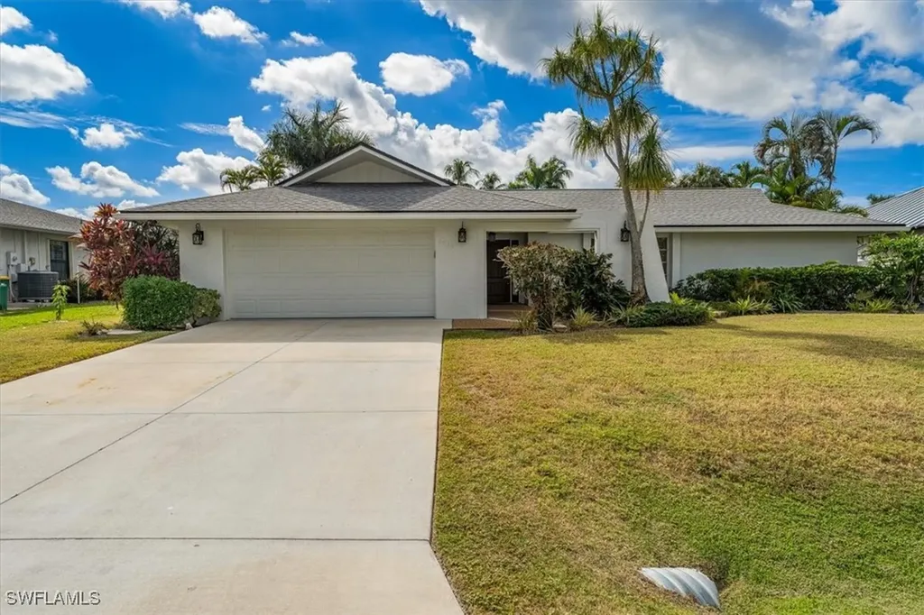 2232 Longboat Drive Naples FL 34104