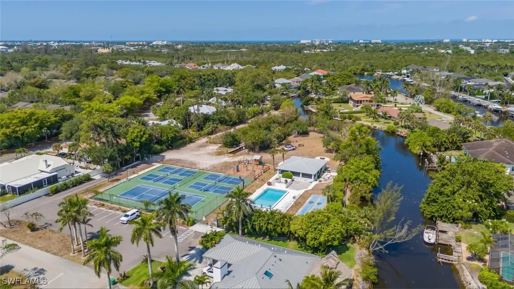 2232 Longboat Drive Naples FL 34104