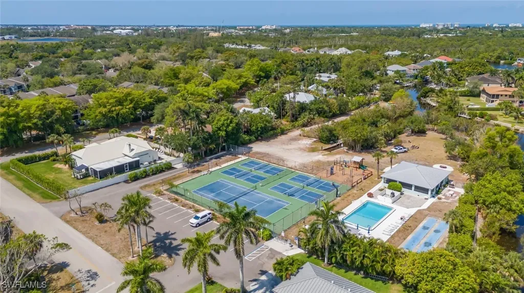 2232 Longboat Drive Naples FL 34104