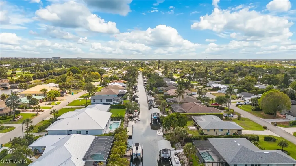 2232 Longboat Drive Naples FL 34104