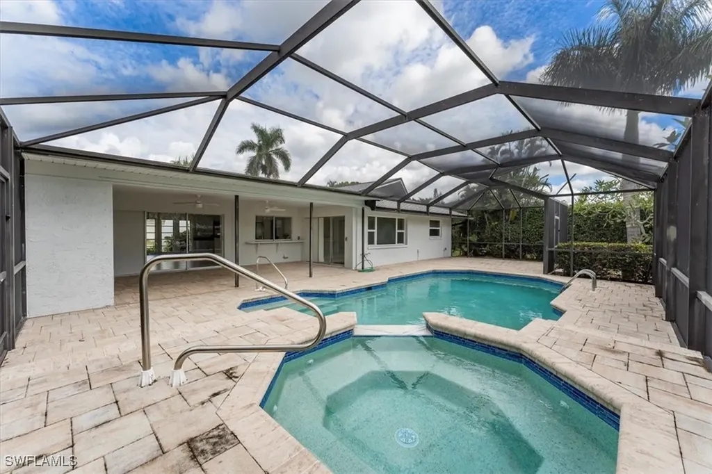 2232 Longboat Drive Naples FL 34104
