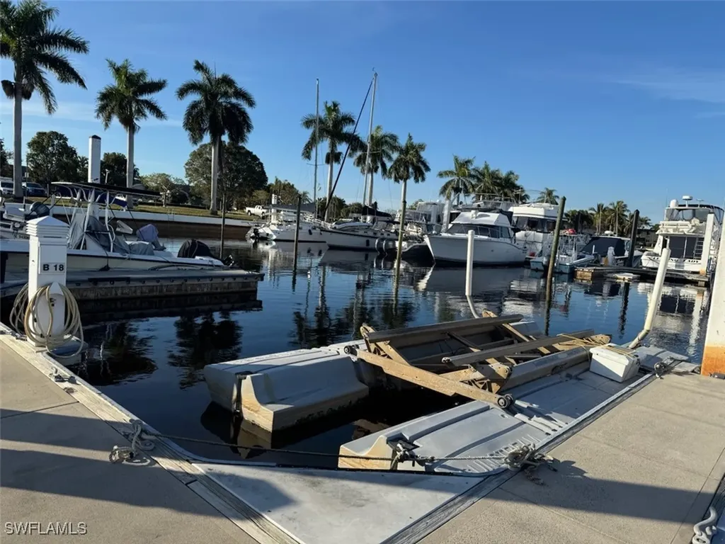 525 Newport Drive Naples FL 34114