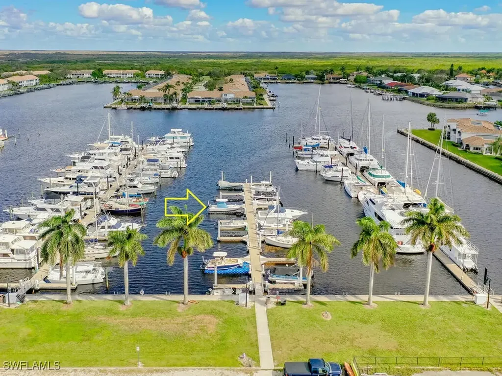 525 Newport Drive Naples FL 34114