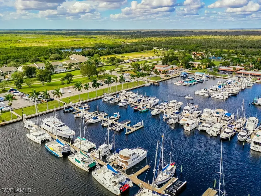 525 Newport Drive Naples FL 34114