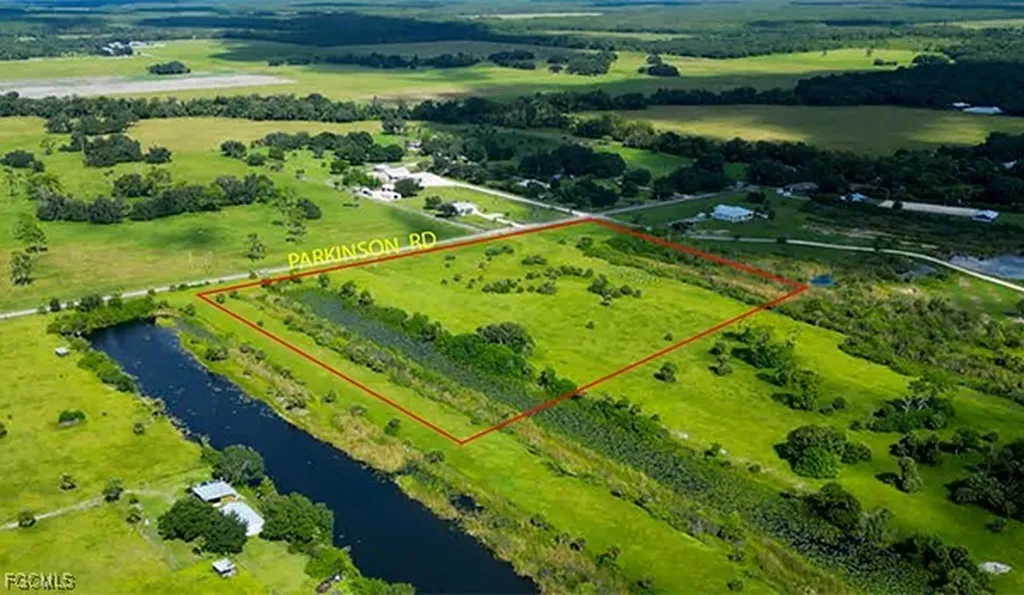 18030 Parkinson Road Alva FL 33920