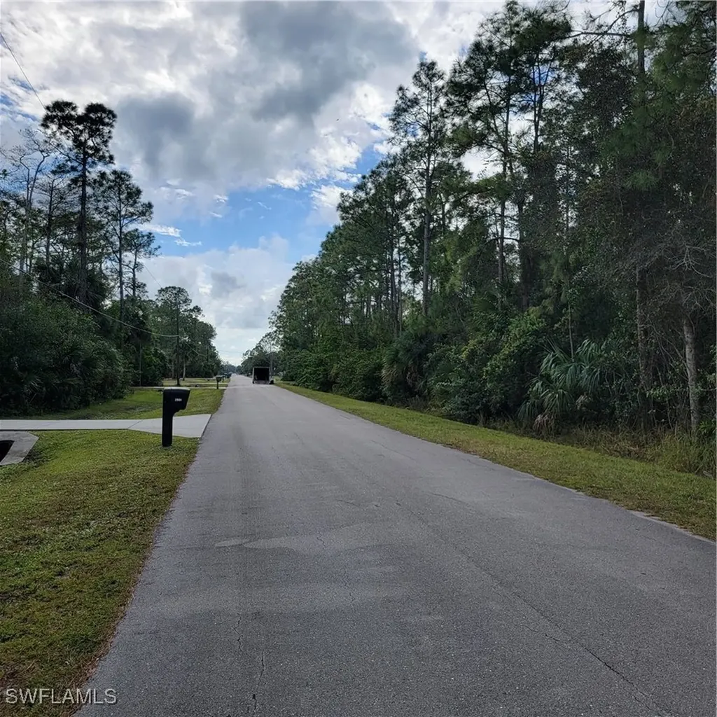 2ND Street NE Naples FL 34120