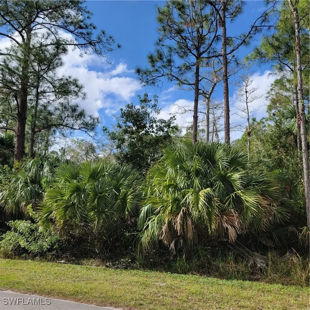 2ND Street NE Naples FL 34120