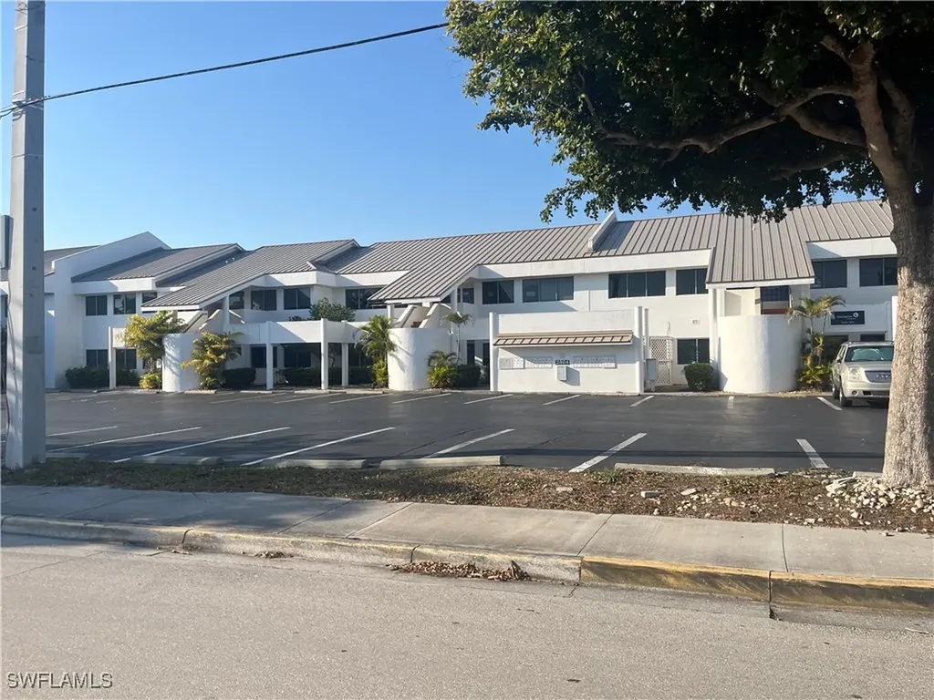 2804 Del Prado Boulevard S Cape Coral FL 33904