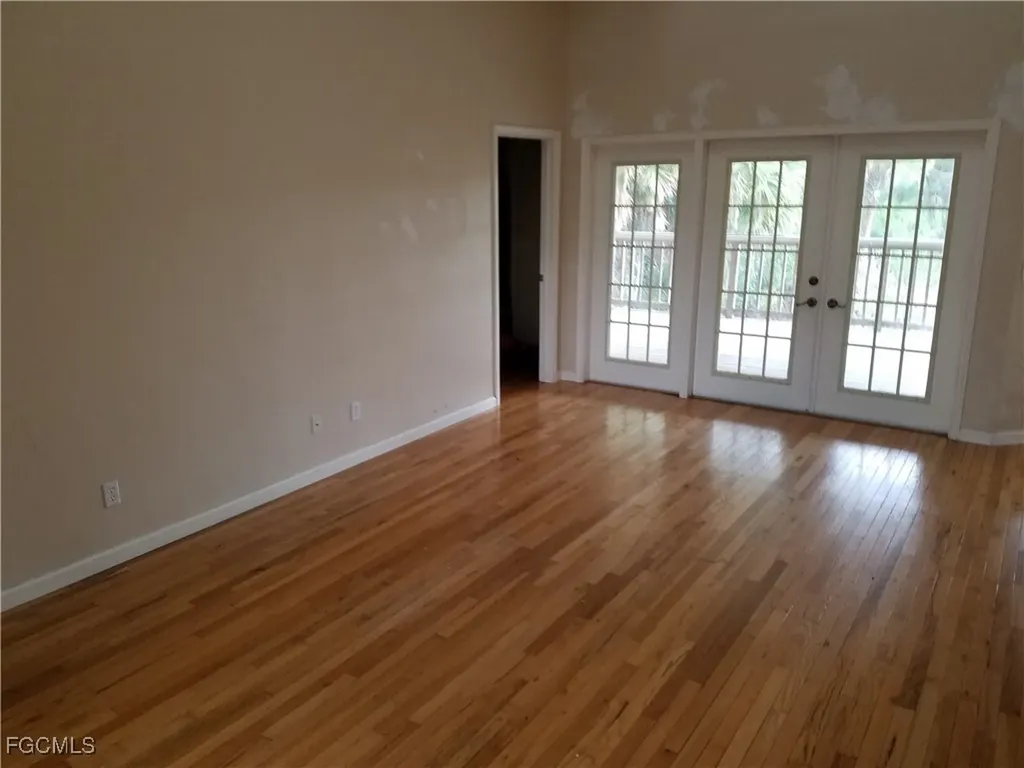 880 18th Street NE Naples FL 34120