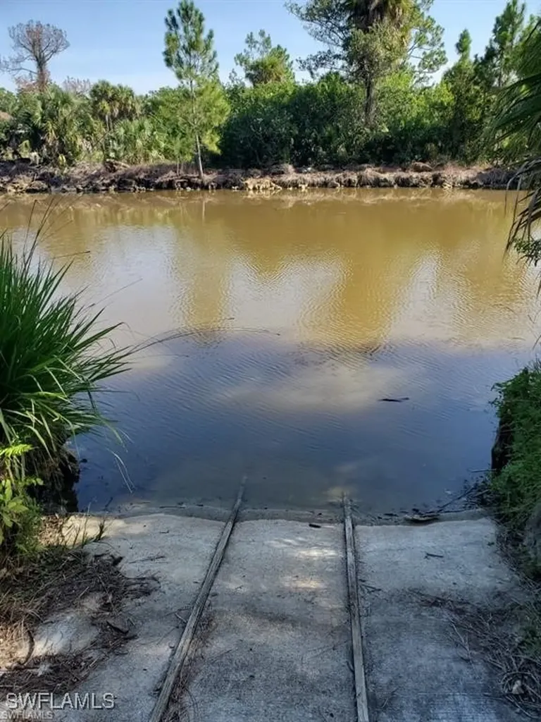 880 18th Street NE Naples FL 34120