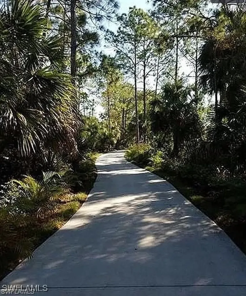 880 18th Street NE Naples FL 34120