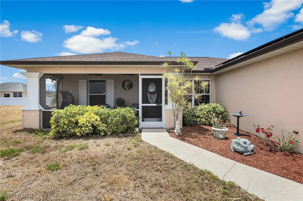 2216 NE 3rd Avenue Cape Coral FL 33909