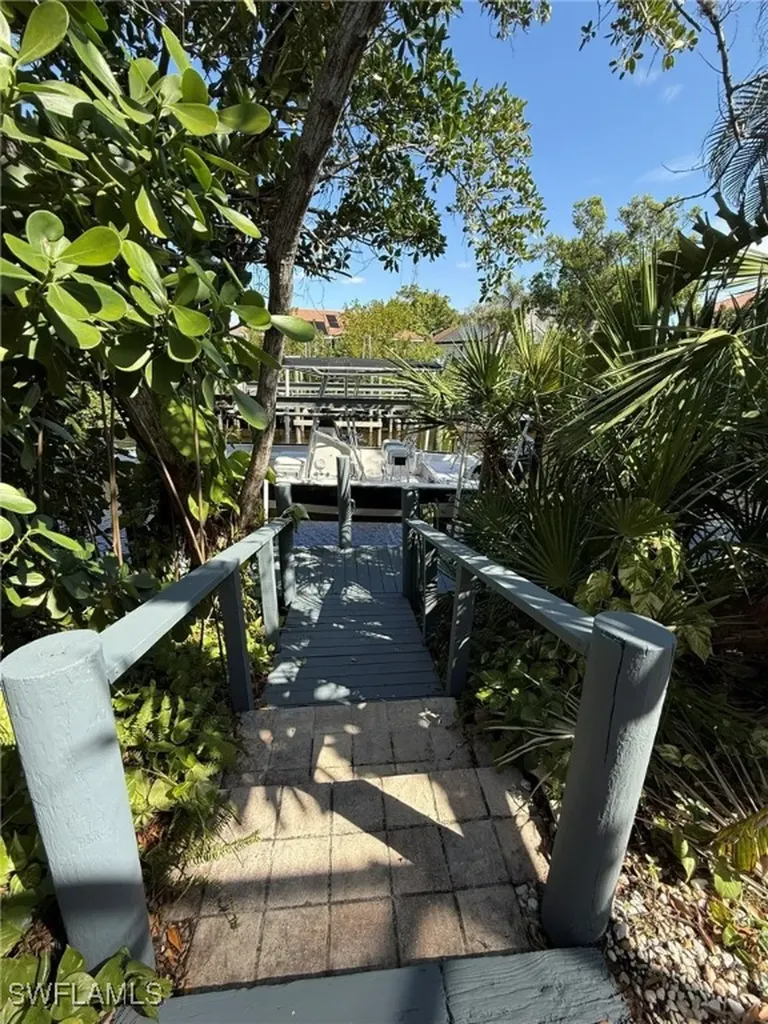 5546 Park Road Fort Myers FL 33908